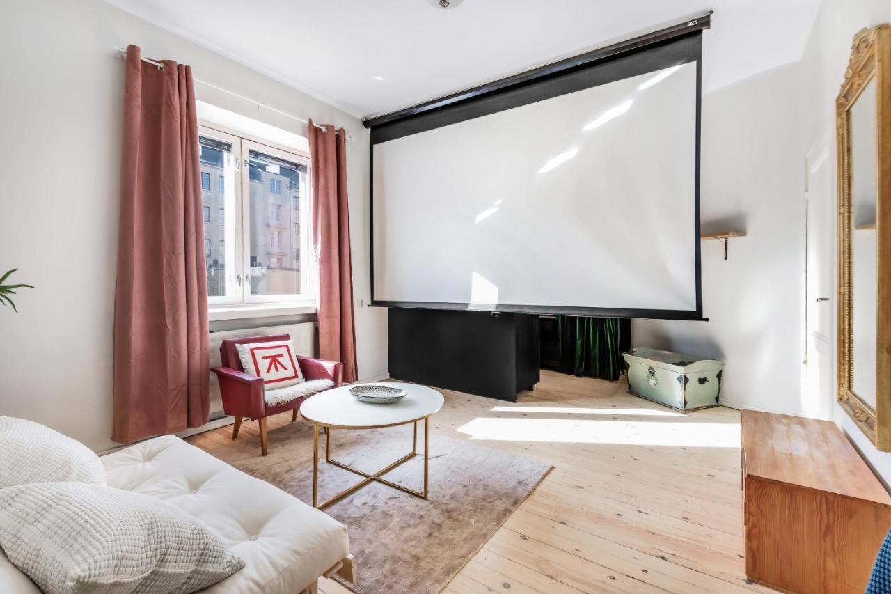 Wehost Modern Kitchen Studio With Bright Colours Apartment Helsinki Exterior photo