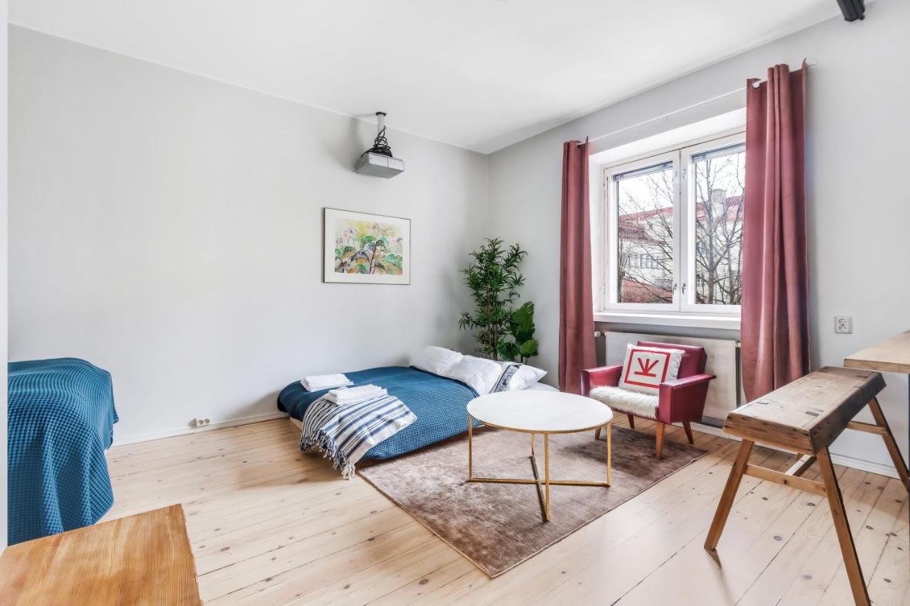 Wehost Modern Kitchen Studio With Bright Colours Apartment Helsinki Exterior photo