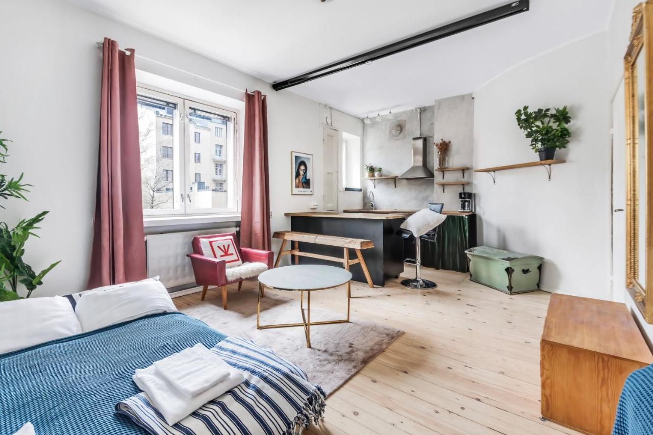 Wehost Modern Kitchen Studio With Bright Colours Apartment Helsinki Exterior photo